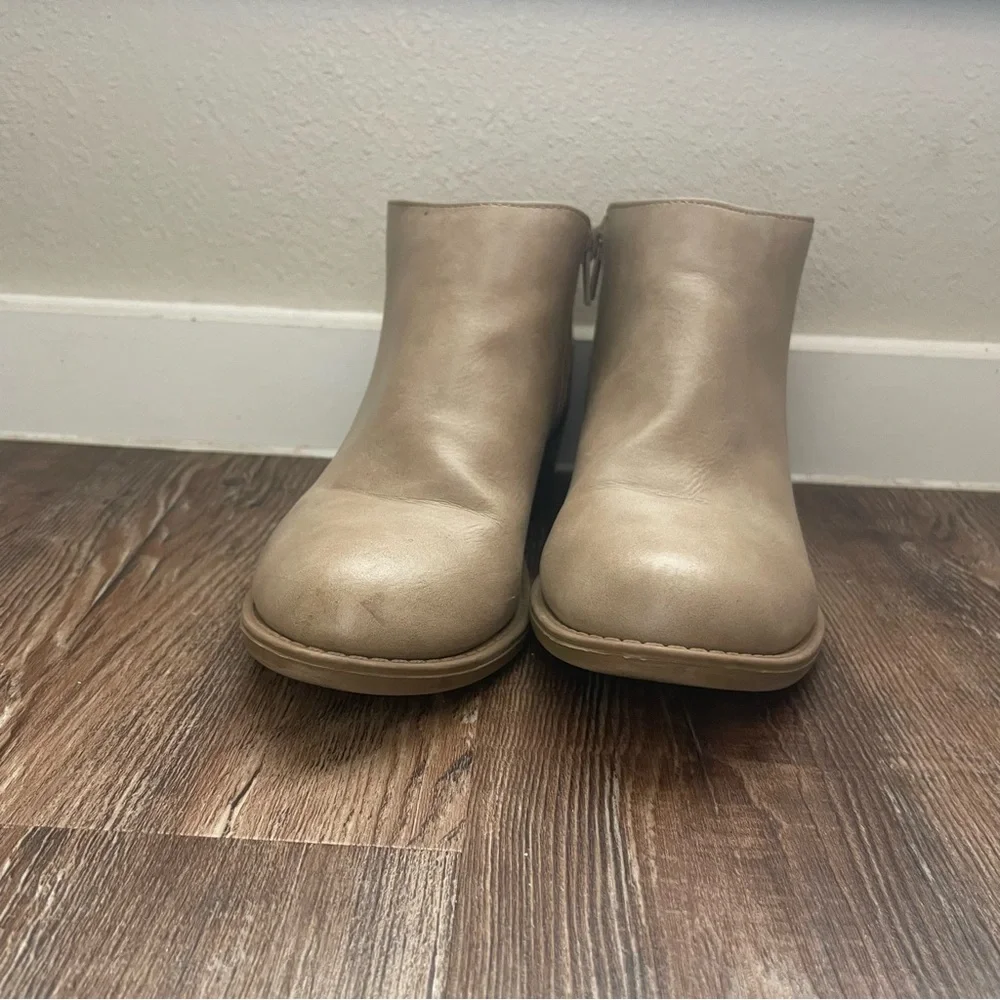 Soda Women's Mug Round Toe Tan Faux Leather Western Ankle Bootie shoes Size 6.5 - Picture 3 of 11